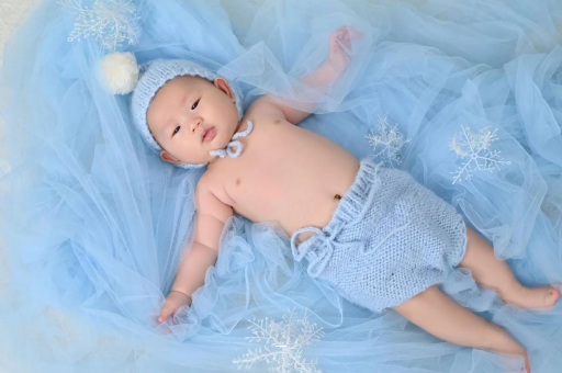 张家口宝宝侧翻太早的原因